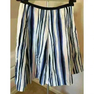 Vintage Talbots Skirt Blue White Striped size 10 Womens
100% Cotton skirt/liner